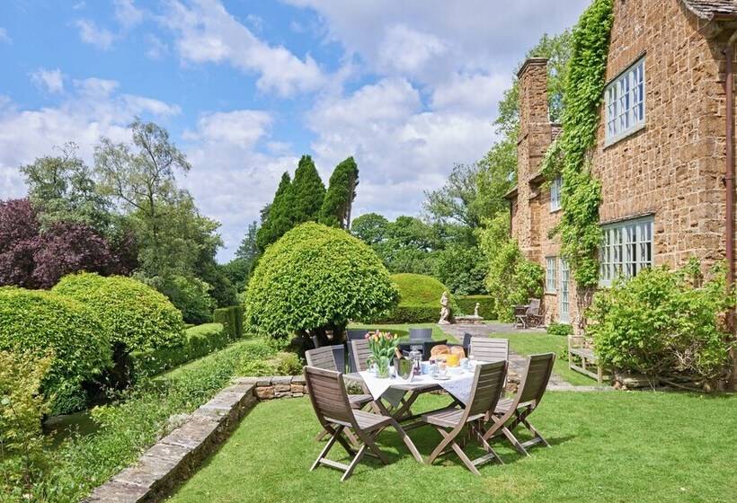 Drakestone House Manor With Breathtaking Cotswolds Views