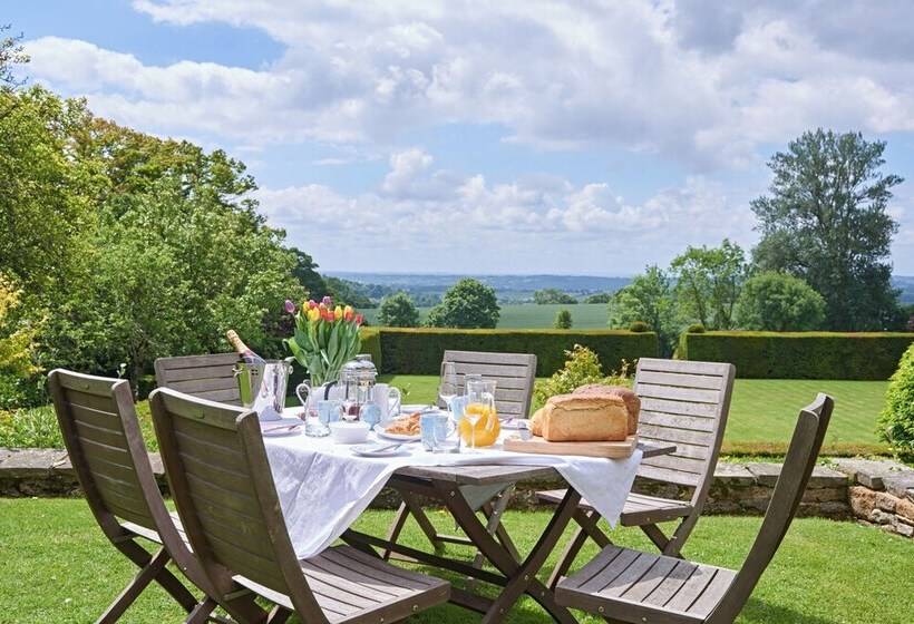 Drakestone House Manor With Breathtaking Cotswolds Views