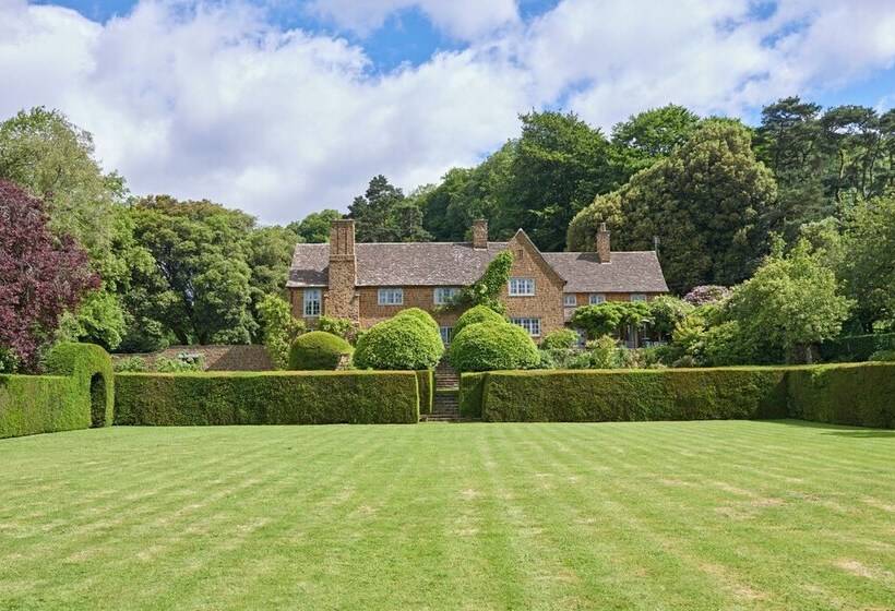 Drakestone House Manor With Breathtaking Cotswolds Views