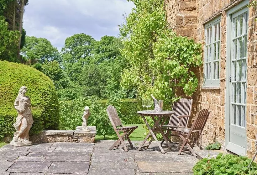 Drakestone House Manor With Breathtaking Cotswolds Views
