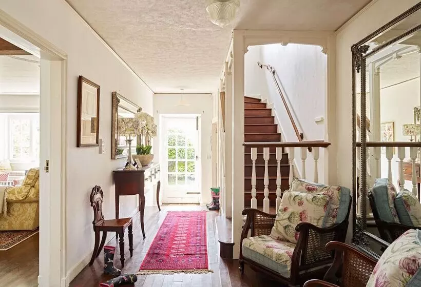 Drakestone House Manor With Breathtaking Cotswolds Views