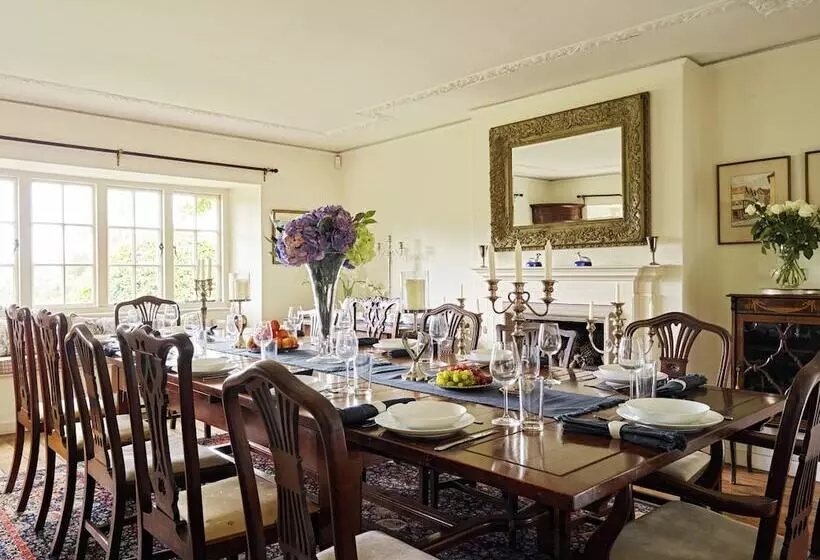 Drakestone House Manor With Breathtaking Cotswolds Views