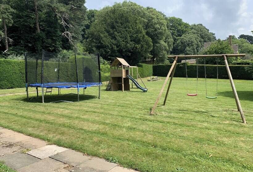 Drakestone House Manor With Breathtaking Cotswolds Views