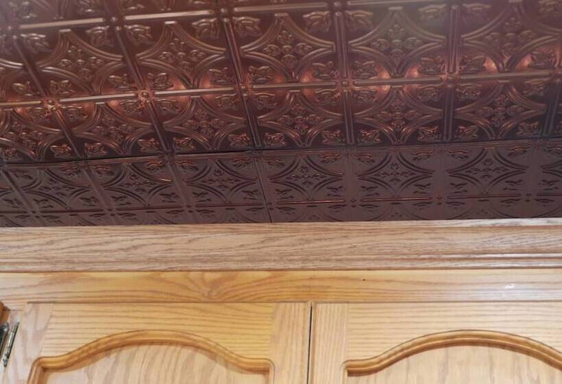 Glorious Summer At Cabin On The Creek