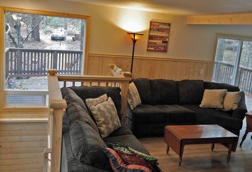 Glorious Summer At Cabin On The Creek