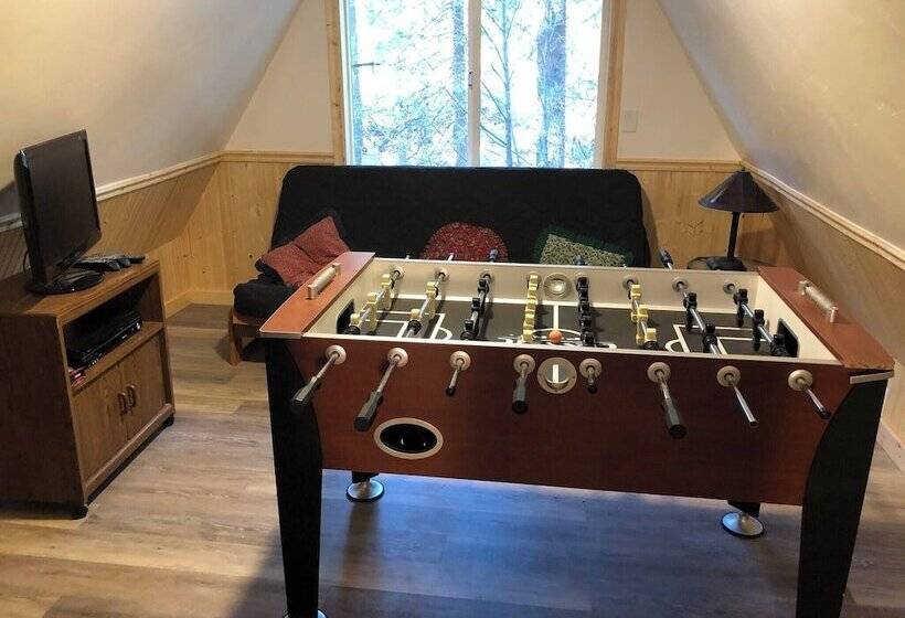 Glorious Summer At Cabin On The Creek