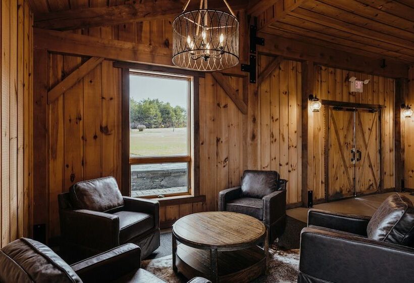 簡易ホテル Roscoe Mountain Club