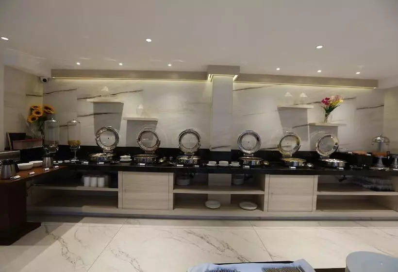 Hotelli Artistry Suites