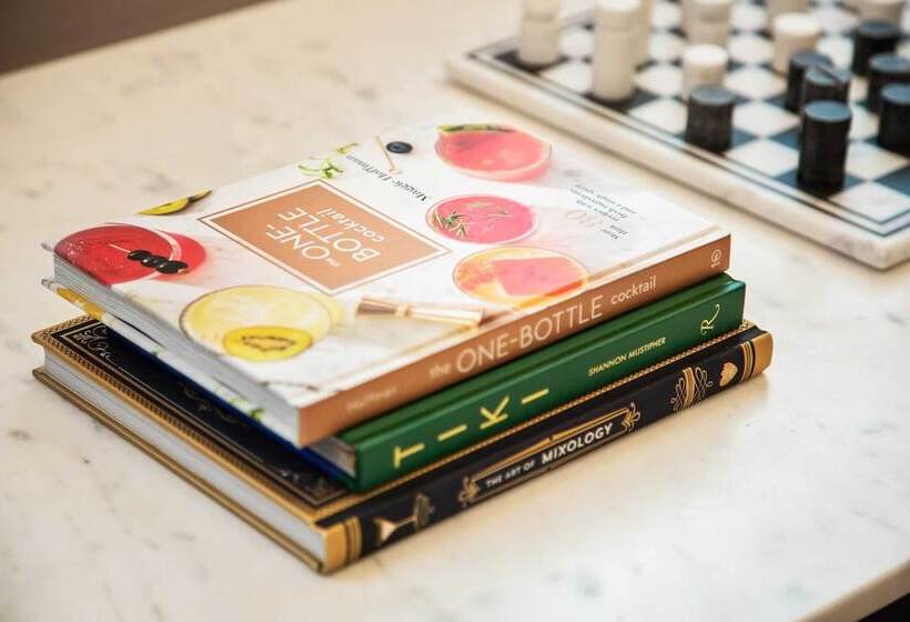 هتل Grand Maloney