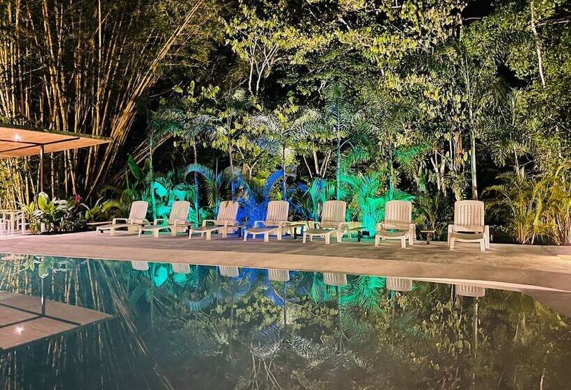 ホテル Grand Park Manuel Antonio