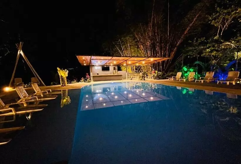 ホテル Grand Park Manuel Antonio