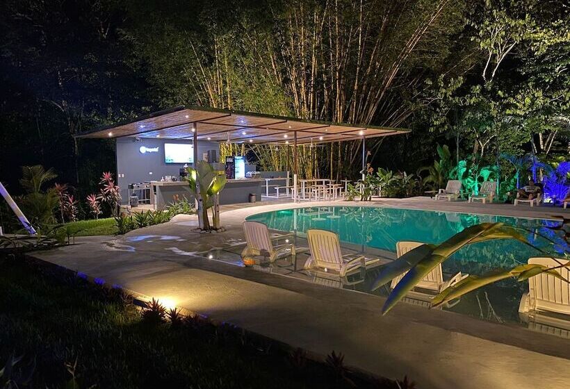 ホテル Grand Park Manuel Antonio