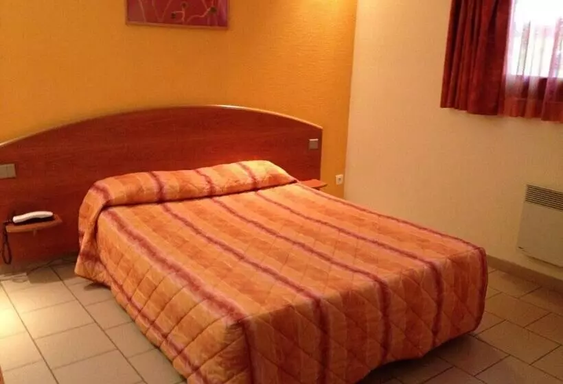 Hotelli Hôtel Les Paturelles Rest. La Pen Tière