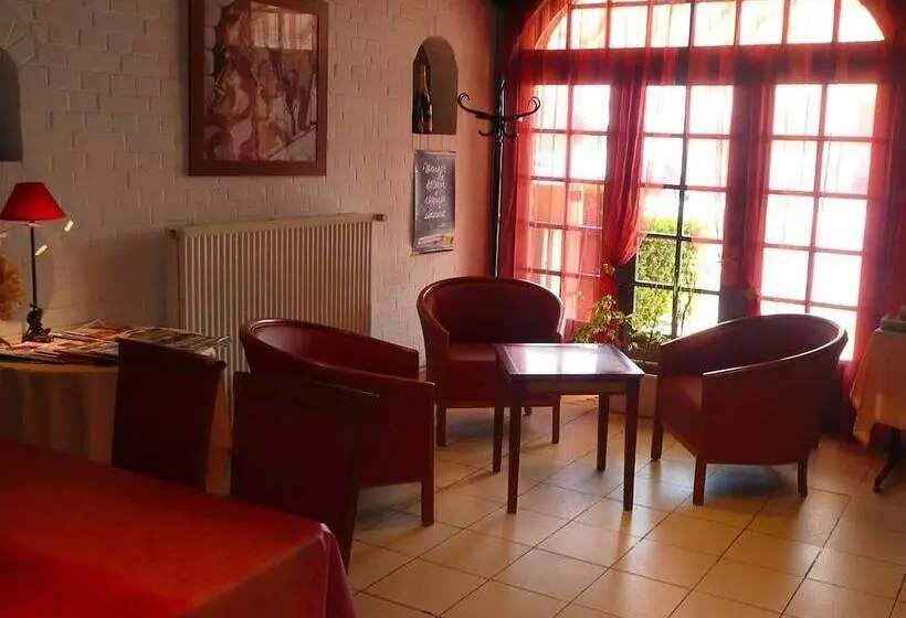 Hotelli Hôtel Les Paturelles Rest. La Pen Tière