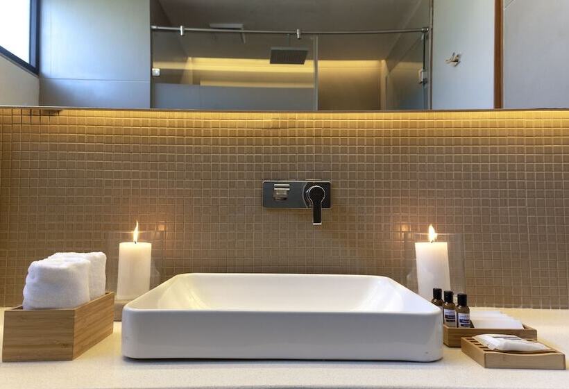 Hotel Life At Repose: Lake Villas Resort & Club