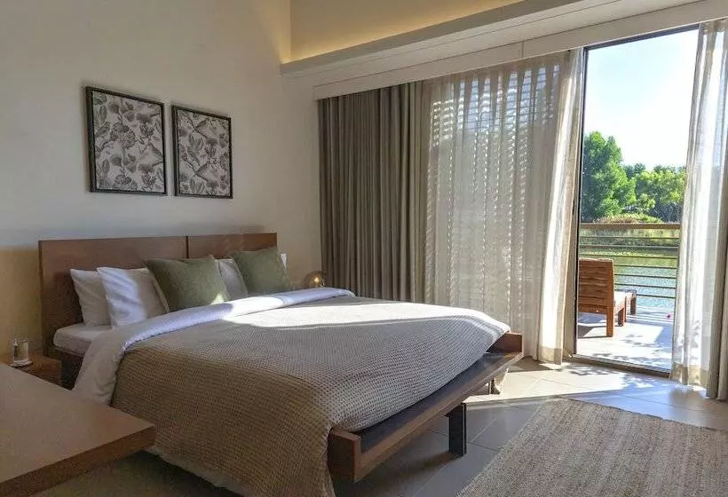 ホテル Life At Repose: Lake Villas Resort & Club