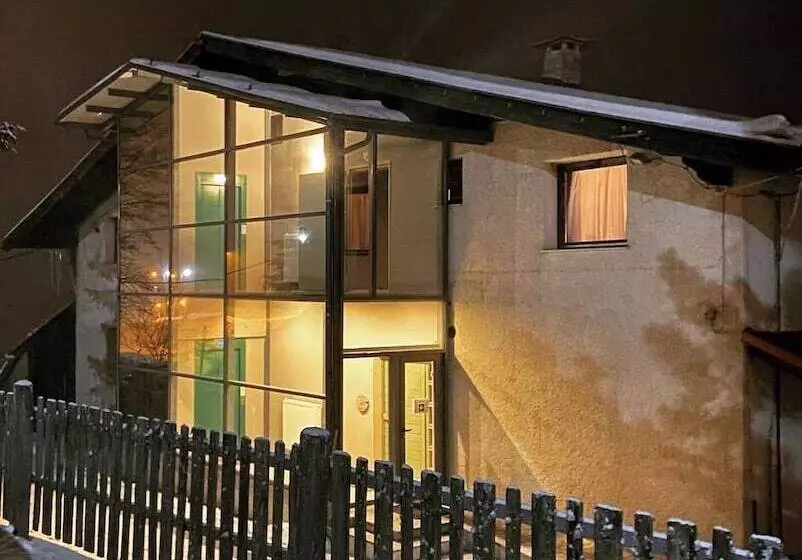 Hotelli Naoussa Mountain Resort