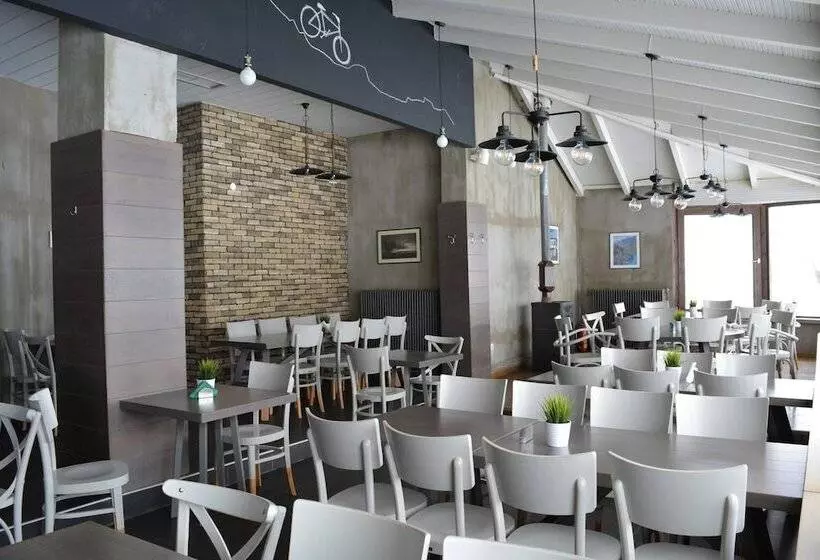 Hotelli Naoussa Mountain Resort