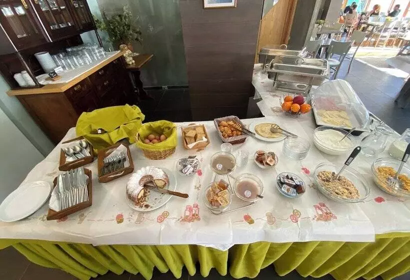 Hotelli Naoussa Mountain Resort