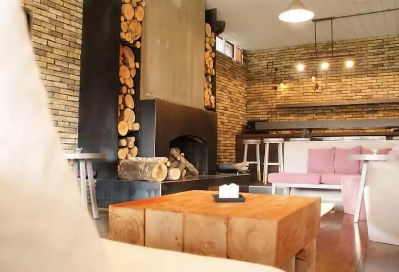 Hotelli Naoussa Mountain Resort