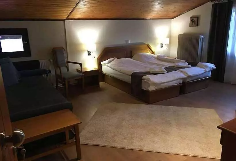 Hotelli Naoussa Mountain Resort