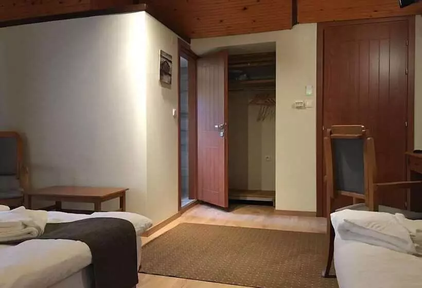 Hotelli Naoussa Mountain Resort