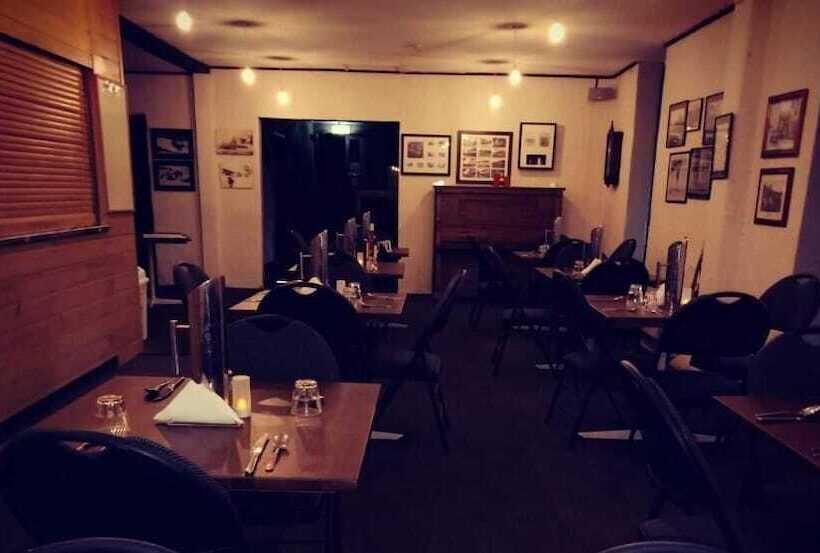 Отель Sponars Chalet