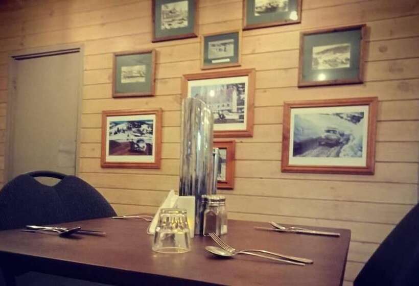 Отель Sponars Chalet