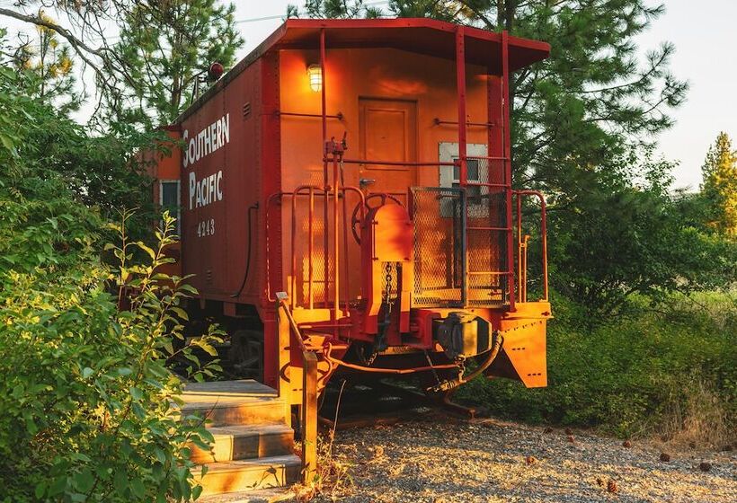 Iron Horse Inn Bed & Breakfast