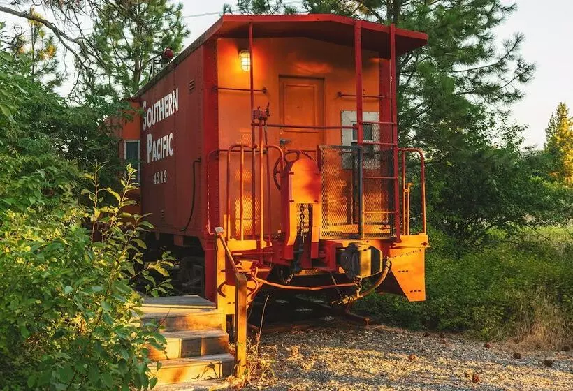 Iron Horse Inn Bed & Breakfast