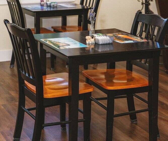 Iron Horse Inn Bed & Breakfast