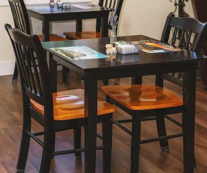 Iron Horse Inn Bed & Breakfast