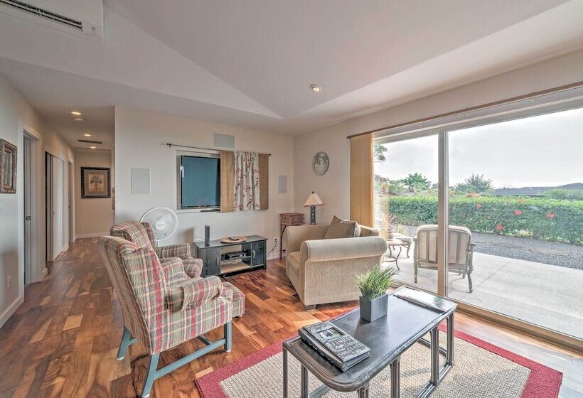 Kona Coast Hideaway W/ Patio & Pacific Ocean Views