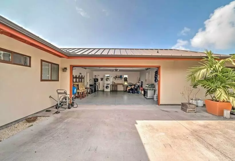 Kona Coast Hideaway W/ Patio & Pacific Ocean Views