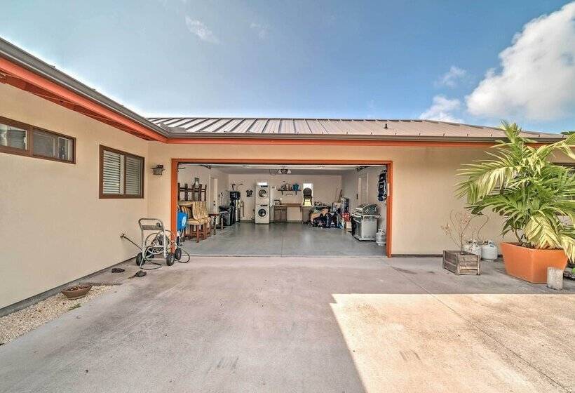 Kona Coast Hideaway W/ Patio & Pacific Ocean Views