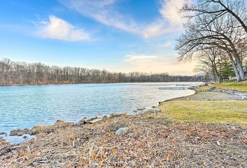 Lakefront Hartland Cottage W/ Patio & Fire Pits!