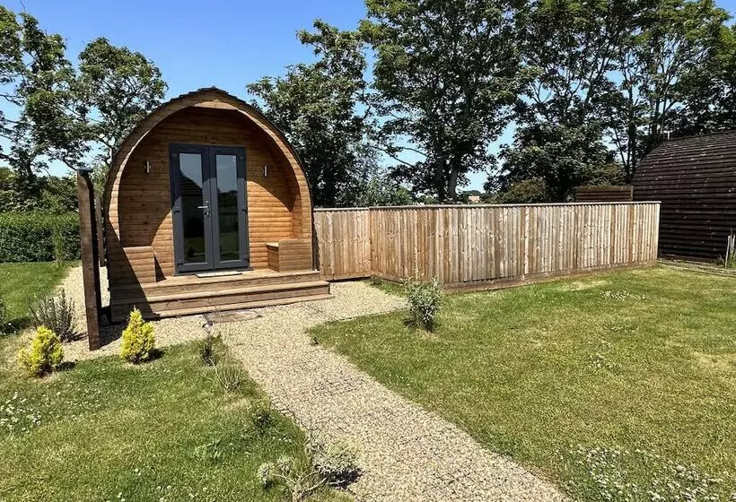 Luxury Glamping Pod With Hot Tub, Fees Apply