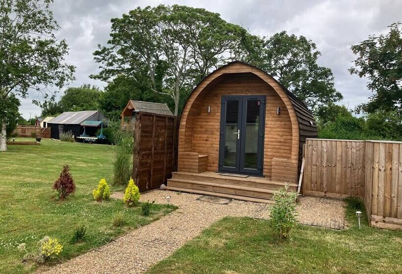 Luxury Glamping Pod With Hot Tub, Fees Apply