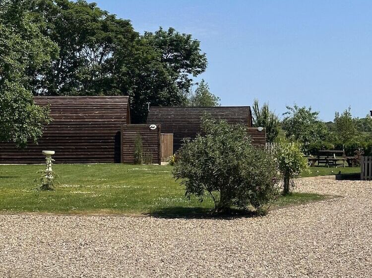 Luxury Glamping Pod With Hot Tub, Fees Apply