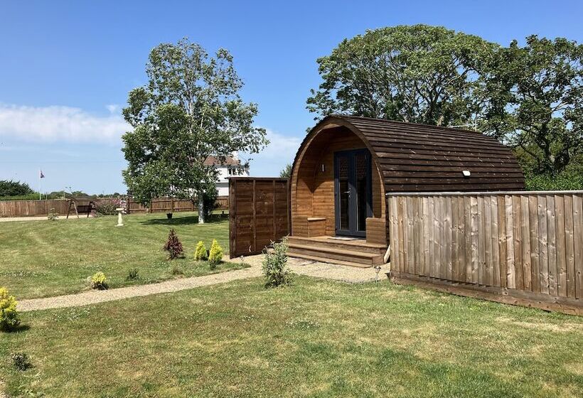 Luxury Glamping Pod With Hot Tub, Fees Apply