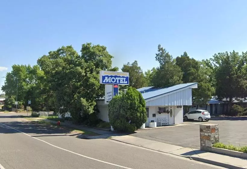 Majestic Rockies Motel