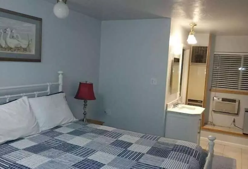 Majestic Rockies Motel