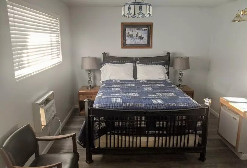 Majestic Rockies Motel