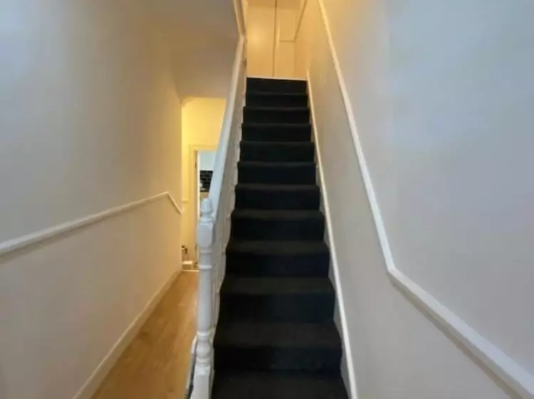 ペンション Room In Guest Room   Central Stratford Cozy Double Room With Shared Facilities