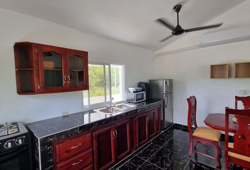 پانسیون La Botanica Tropical