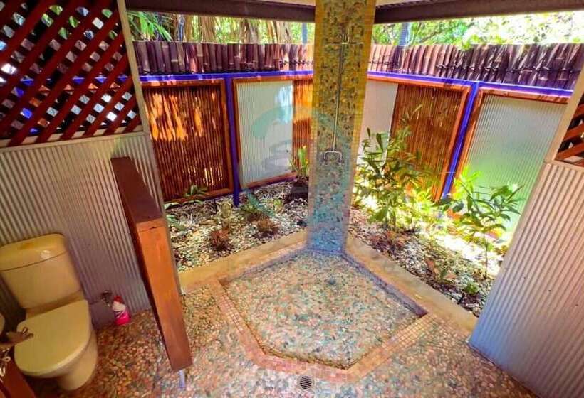 펜션 Zenhouse Nightcliff   6br Tropical Oasis