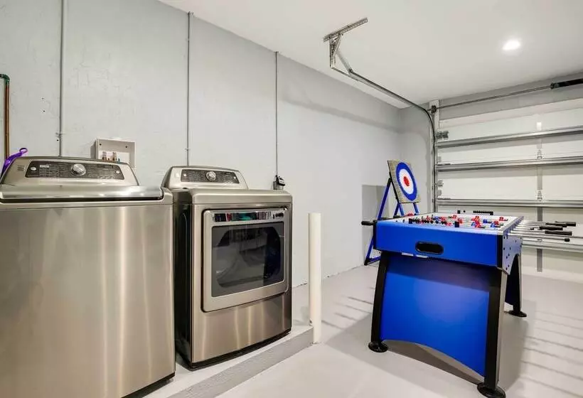 Pet Friendly Paradise W/ Pool ~ 6 Mi To Beach!