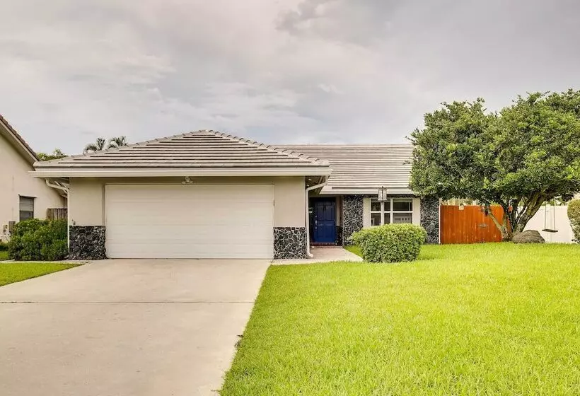 Pet Friendly Paradise W/ Pool ~ 6 Mi To Beach!