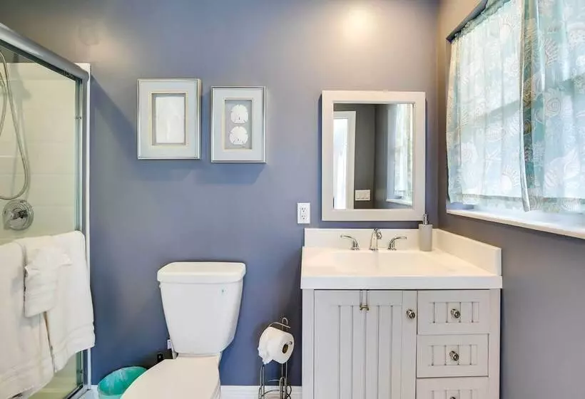 Pet Friendly Paradise W/ Pool ~ 6 Mi To Beach!