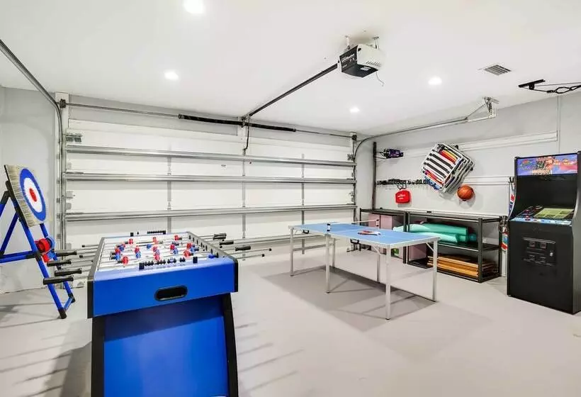 Pet Friendly Paradise W/ Pool ~ 6 Mi To Beach!